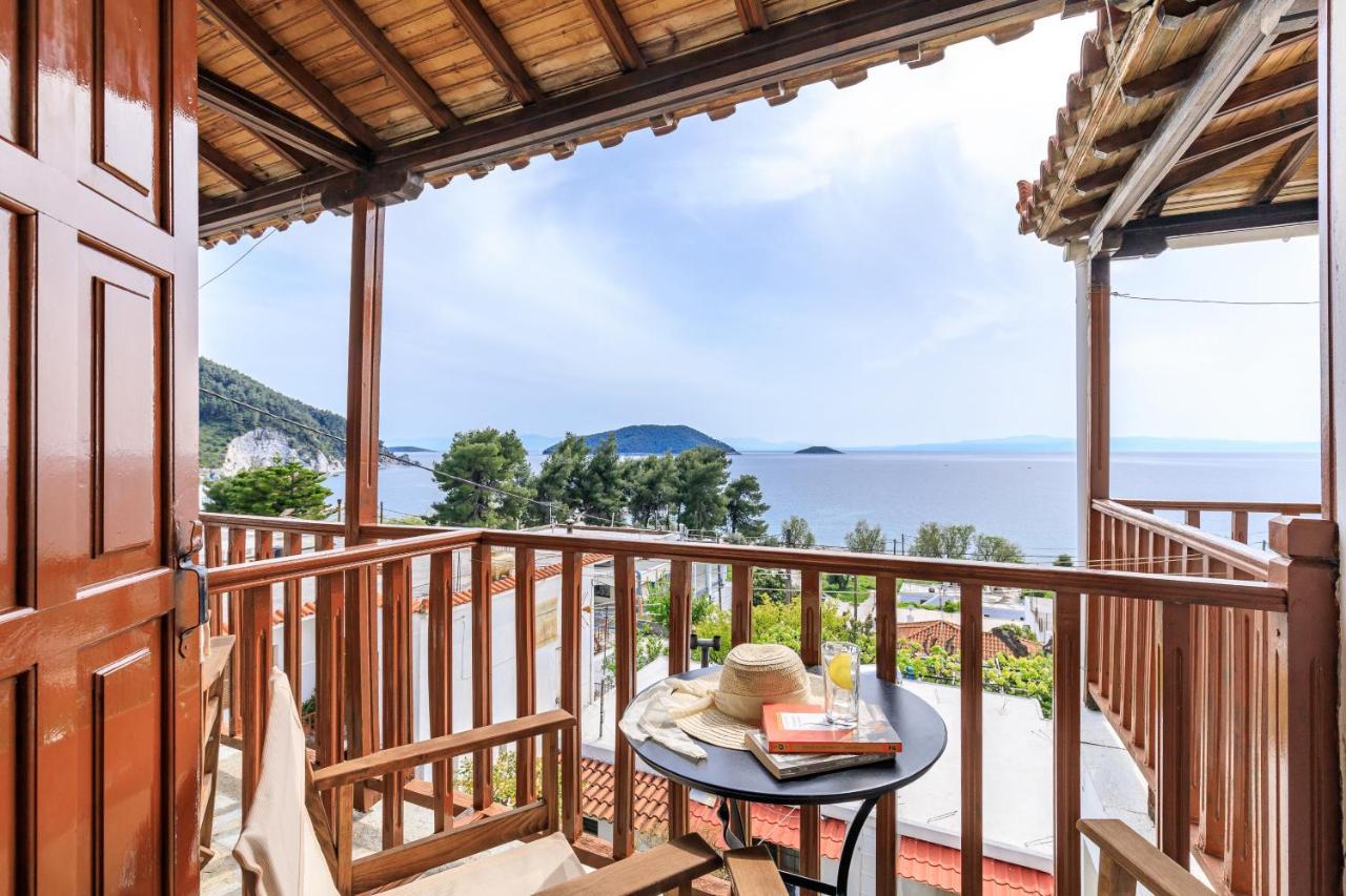 Lilian Beachfront Apartments Neo Klima Bagian luar foto
