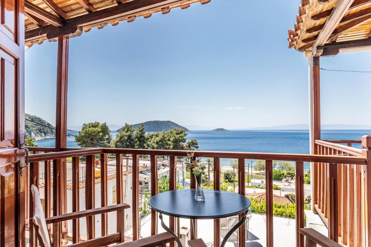 Lilian Beachfront Apartments Neo Klima Bagian luar foto