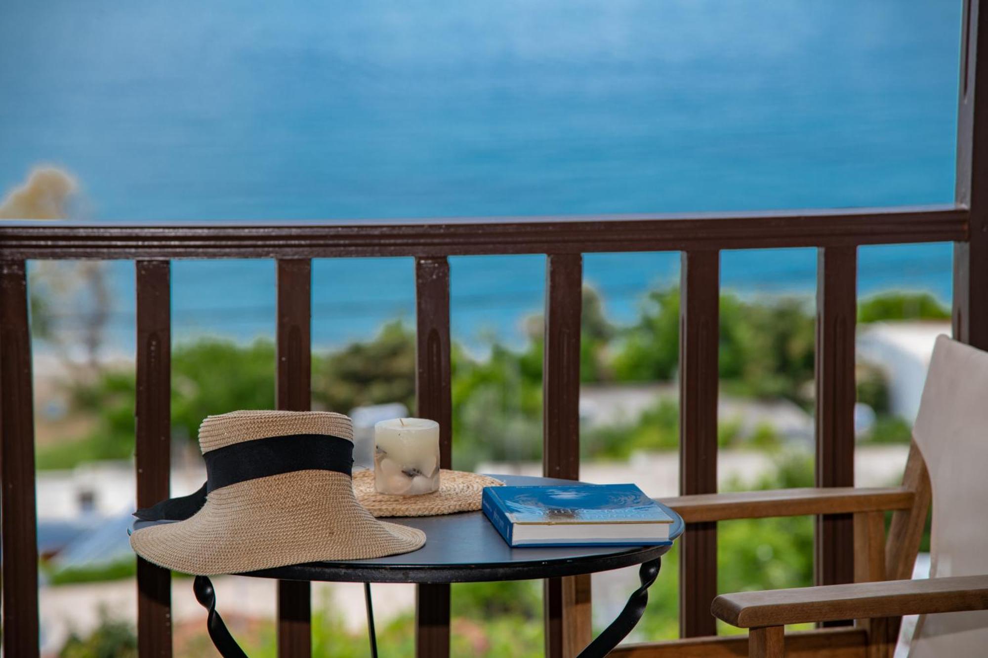 Lilian Beachfront Apartments Neo Klima Bagian luar foto