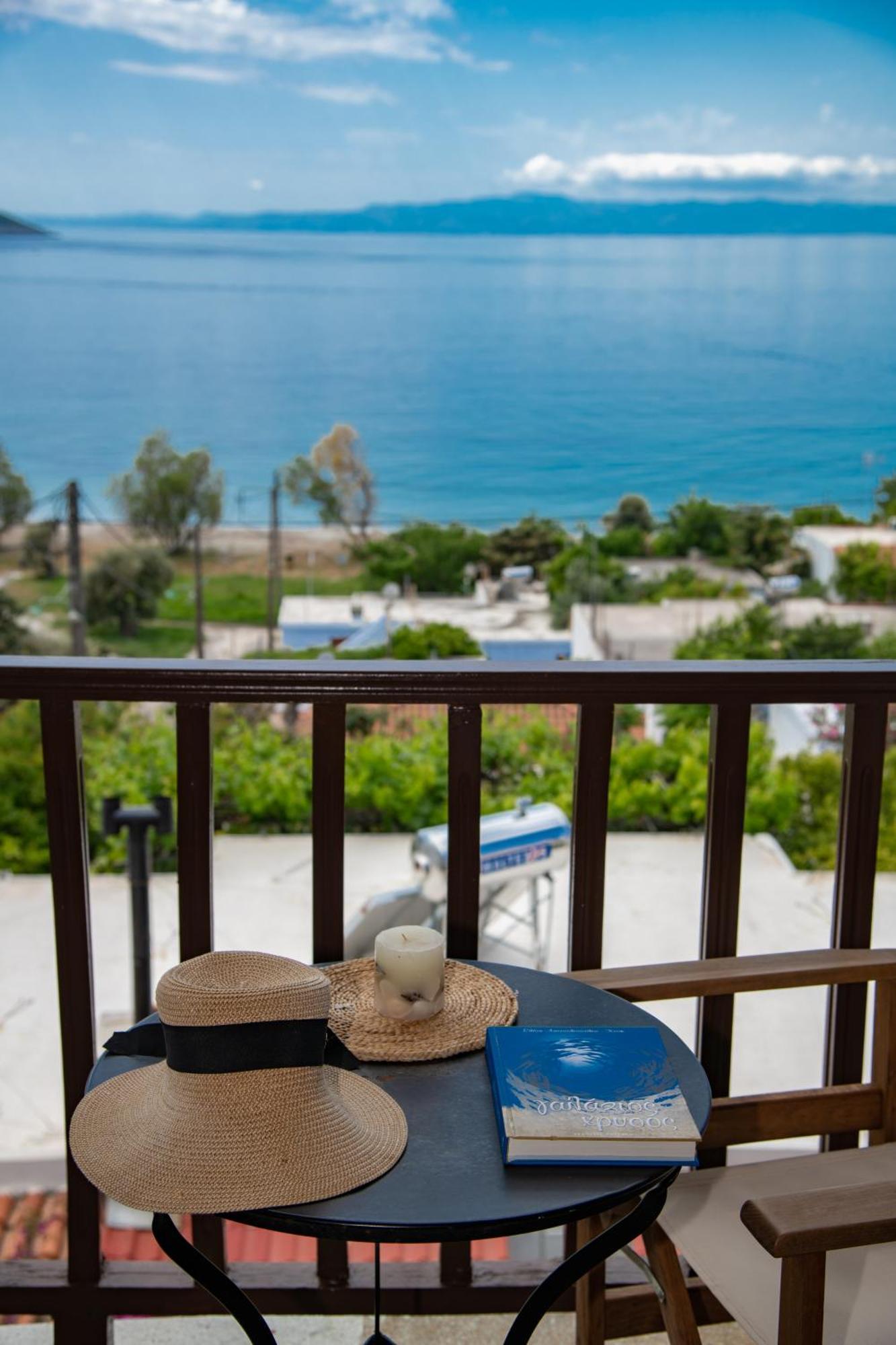 Lilian Beachfront Apartments Neo Klima Bagian luar foto