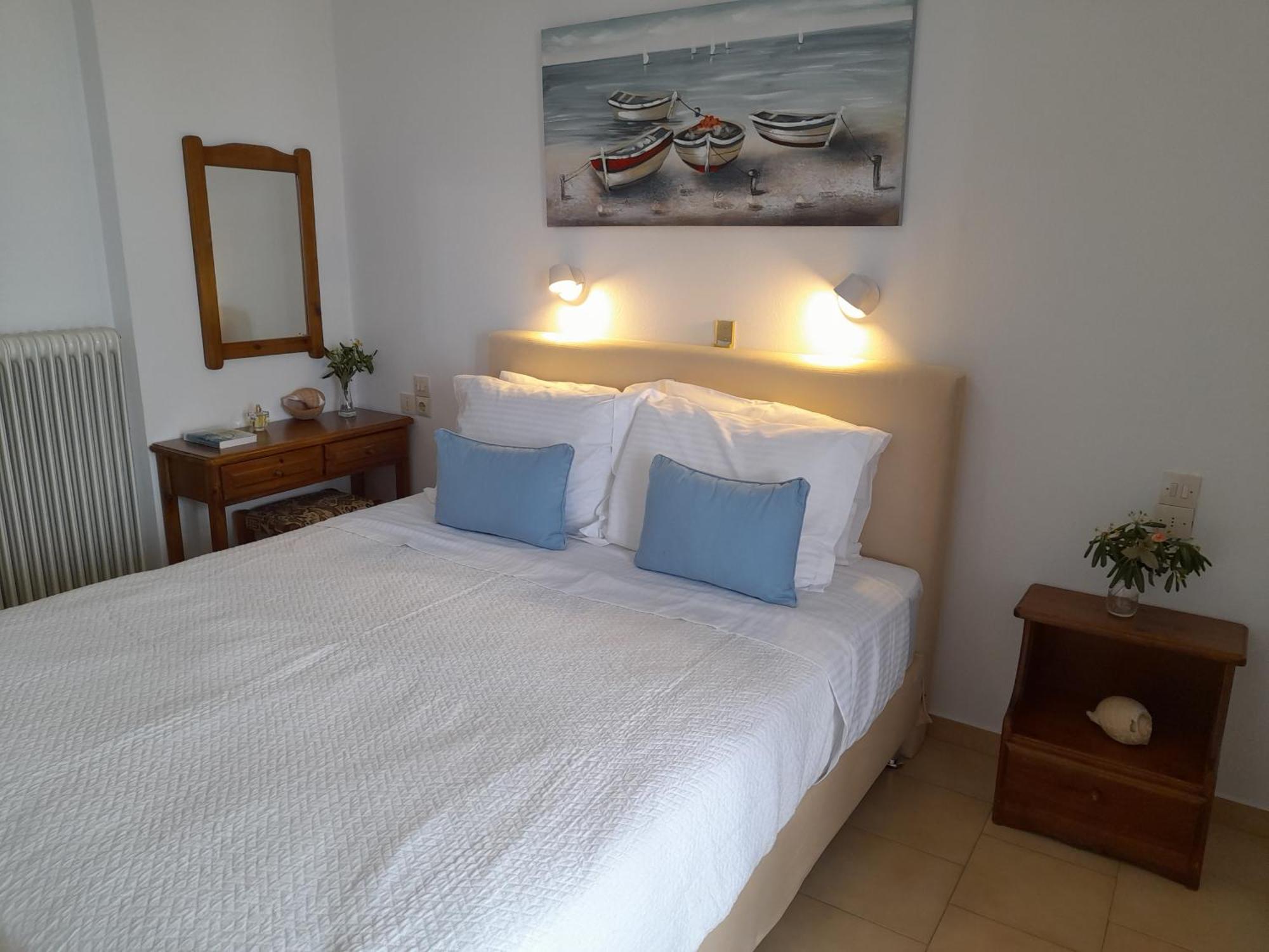 Lilian Beachfront Apartments Neo Klima Bagian luar foto