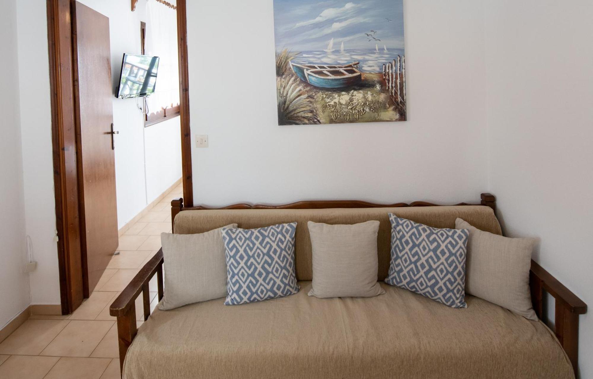 Lilian Beachfront Apartments Neo Klima Bagian luar foto